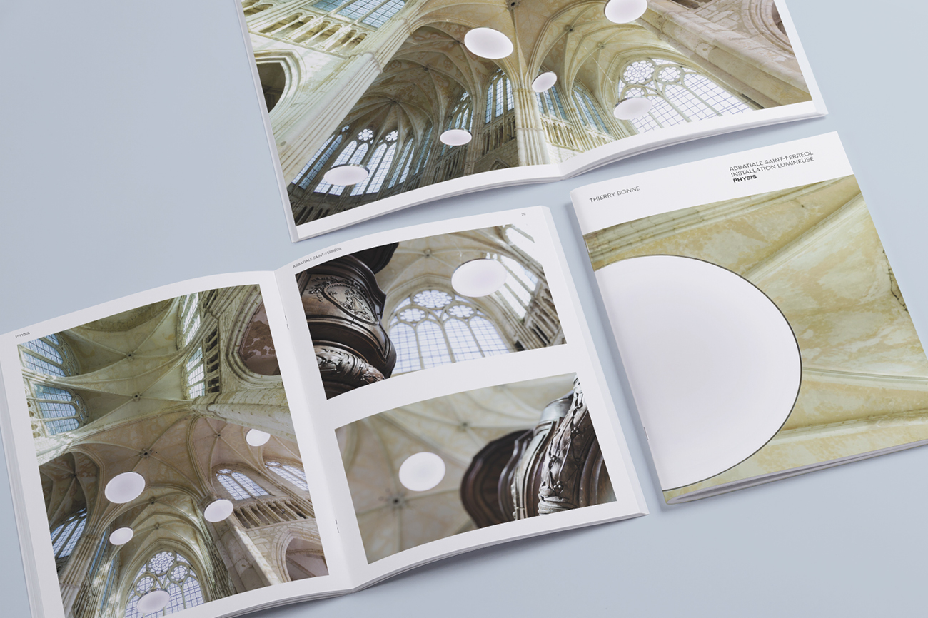 Design graphique catalogue exposition art contemporain Thierry Bonne mise en page Waixing installation Physis