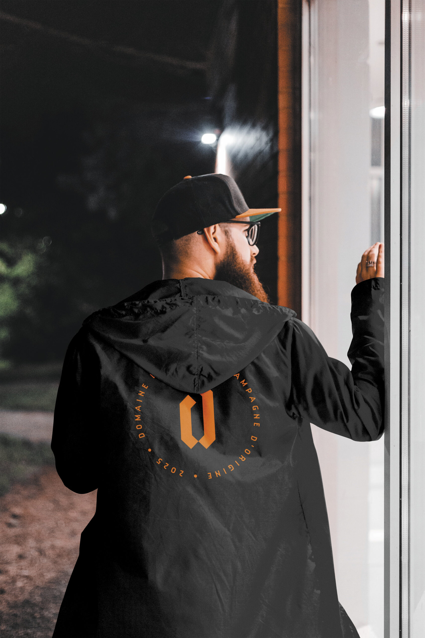 Identité visuelle et packaging du champagne Delalot, avec logo élégant, typographie raffinée et design graphique haut de gamme reflétant le prestige et l’exclusivité de la marque