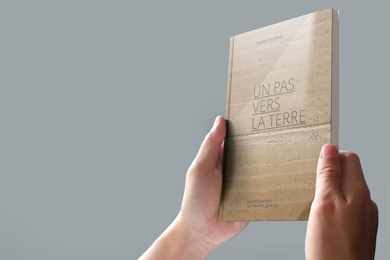 Design graphique éditorial livre technique terre crue Waixing mise en page illustrations typographie lisible