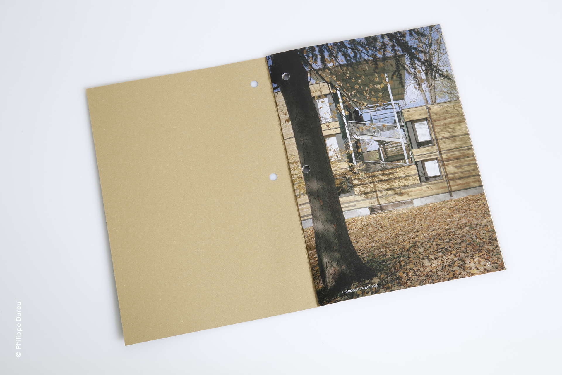 Design graphique Moon Architectures Waixing mise en page typographie branding architectural portfolio agence Paris