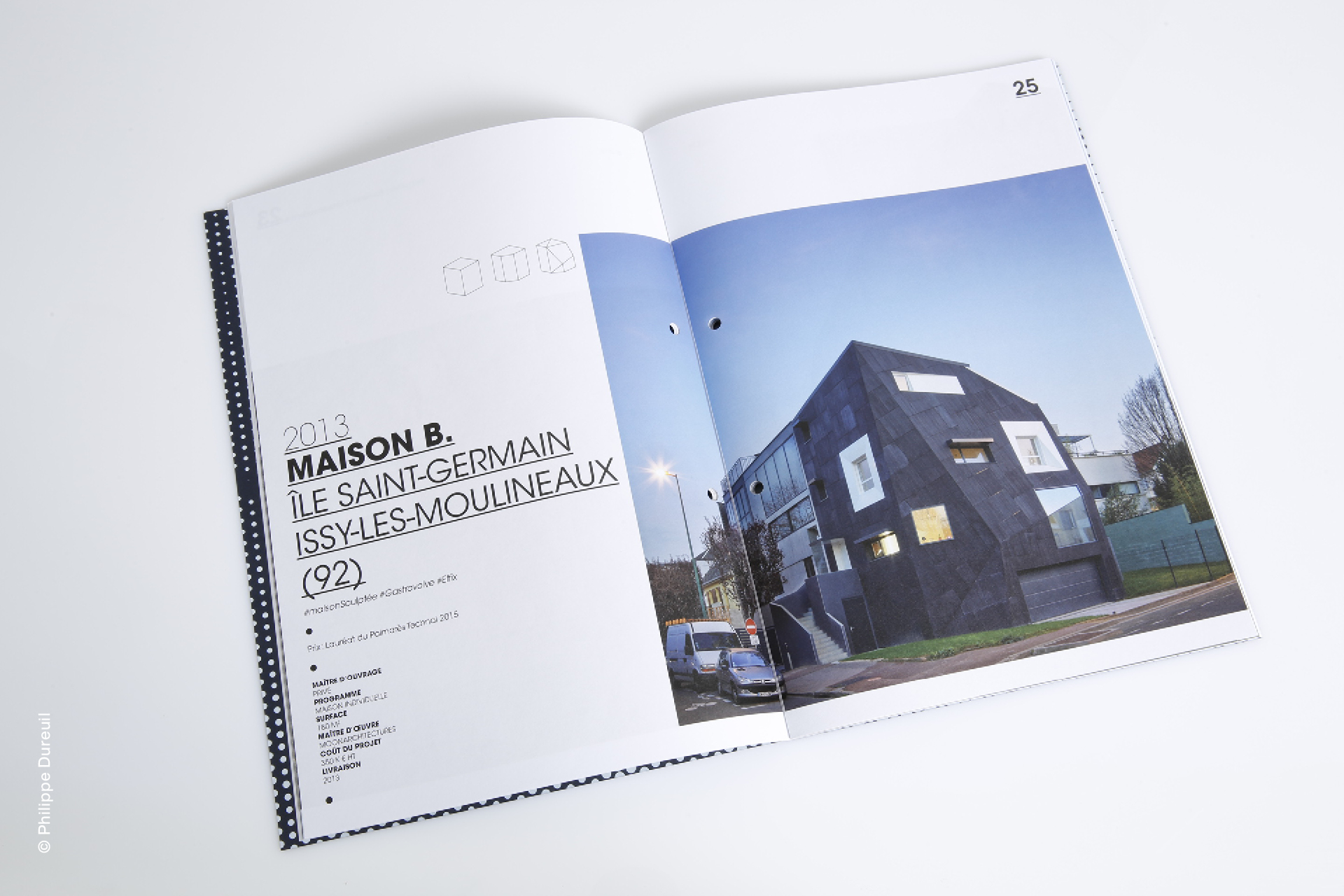 Graphisme identité visuelle Moon Architectures design éditorial Waixing architecture contemporaine portfolio agence Paris
