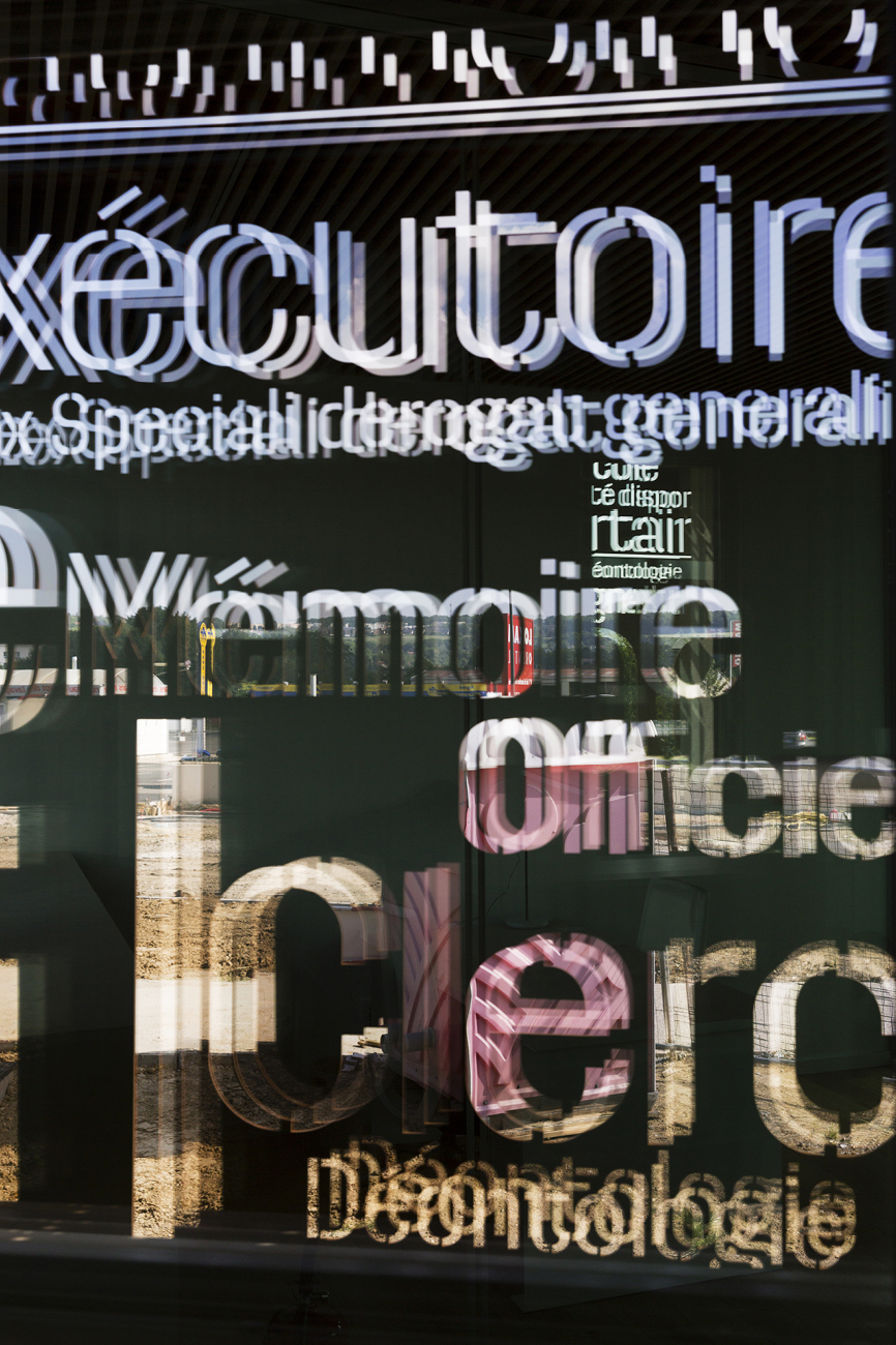 Design graphique signalétique office notarial Waixing Château-Thierry panneaux corten découpe laser identité visuelle professionnelle