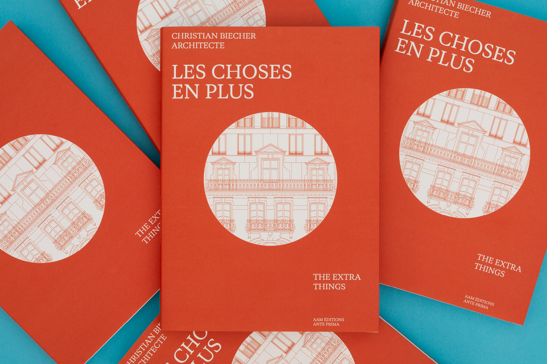 Design graphique de livre d’architecture contemporaine, mise en page éditoriale valorisant les projets de Christian Biecher avec une approche typographique et visuelle minimaliste.